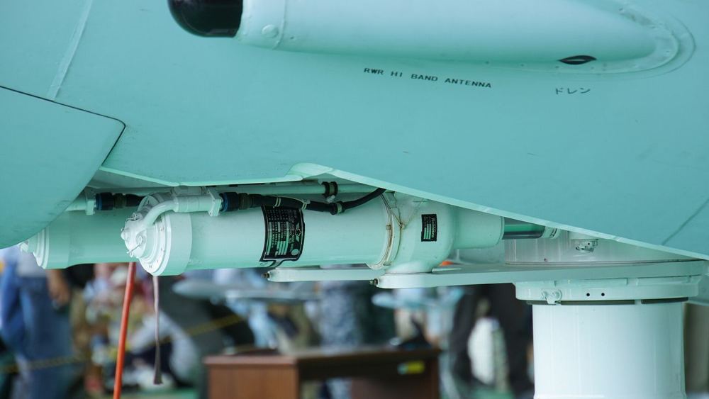 Nose landing gear actuator on a military transport aircraft